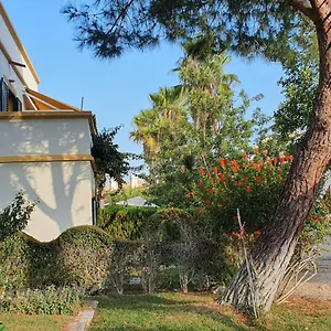 2 Bedroom Groundfloor Swimming Pool Apartment